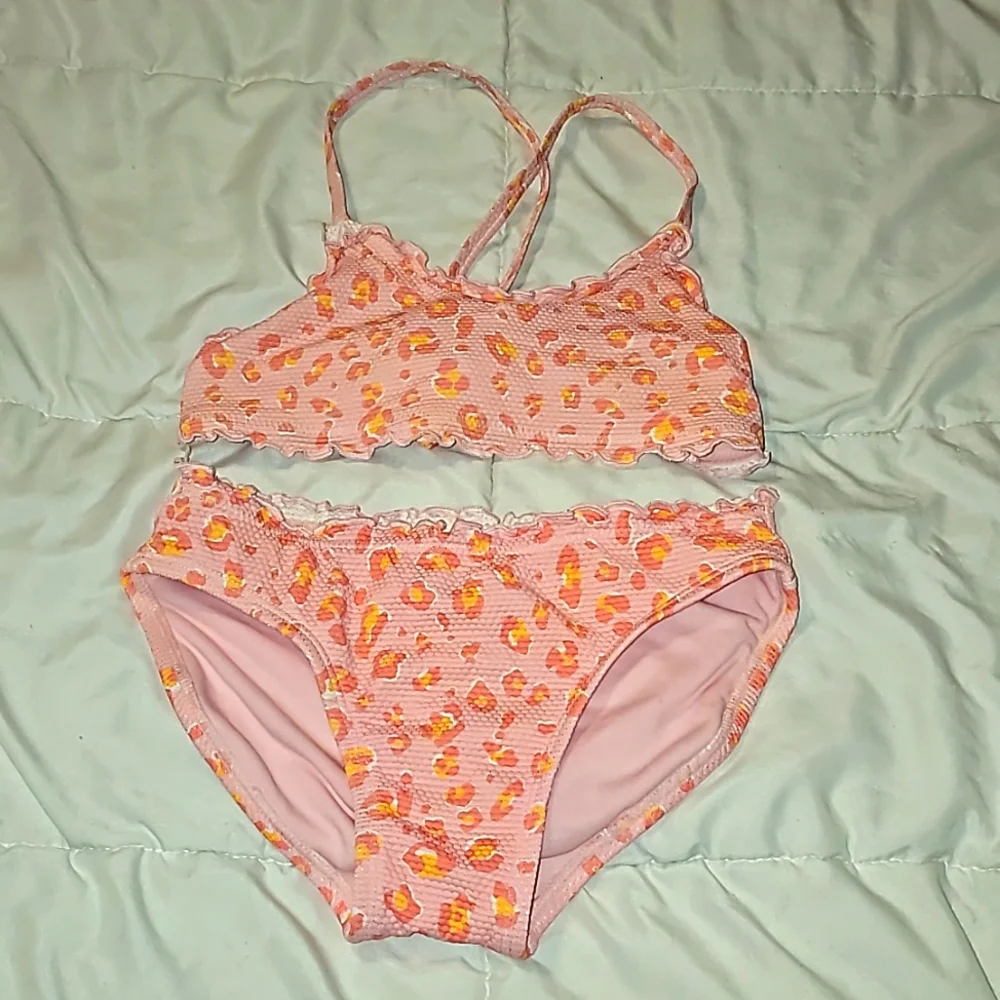Girls youth 2 piece swimsuit. Art Class sz 8. Great condition.
